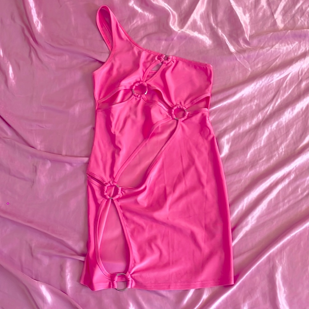 Fashion Nova Pink Cut Out Dress π©· - Picture 2 of 2